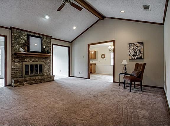 5th image of 411 E Grubb Dr