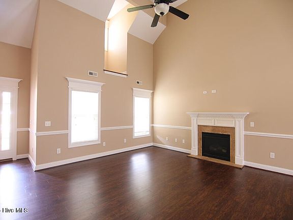 5th image of 2301 Great Laurel Ct