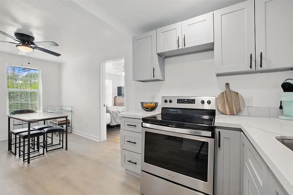 2 bed, 900 sqft, $1,750 — Photo 4