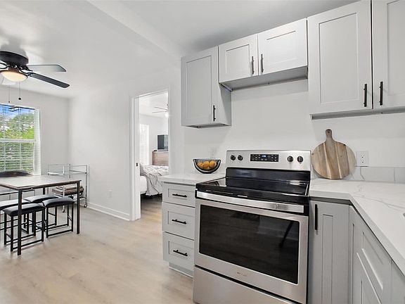 5th image of 4705 Pease St #B