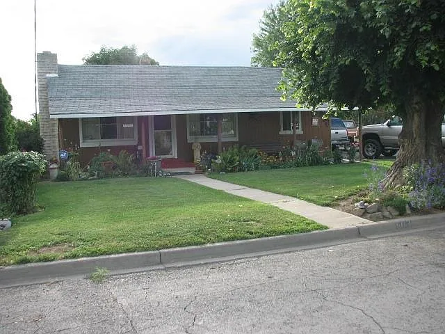 503 N Elm St photo 1