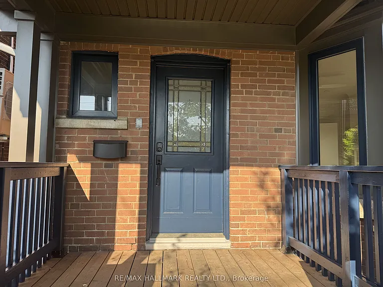 553 Broadview Ave #UPPER — Photo 2