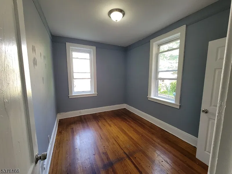 3 bed, 1.0 bath, $2,200 — Photo 3