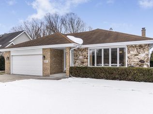 1257 Hastings Rd, Woodridge, IL 60517