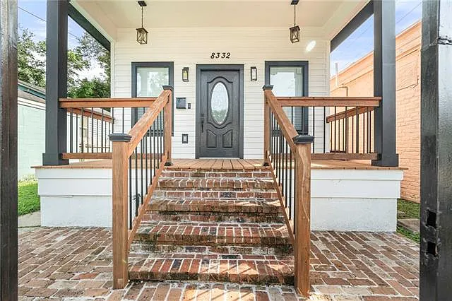 3 bed, 2.0 bath, 1379 sqft, $1,950 — Photo 2