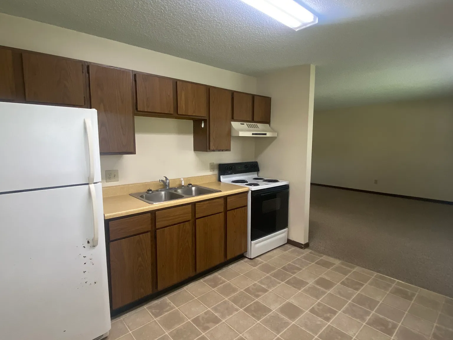 2 bed, 800 sqft, $1,408 — Photo 3