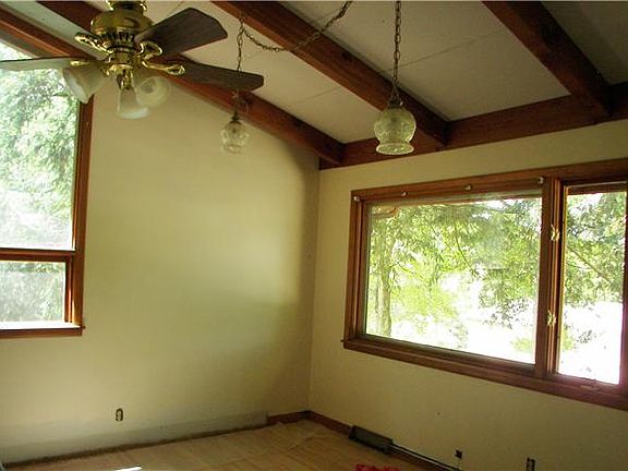 4th image of 614 Confederate Cir