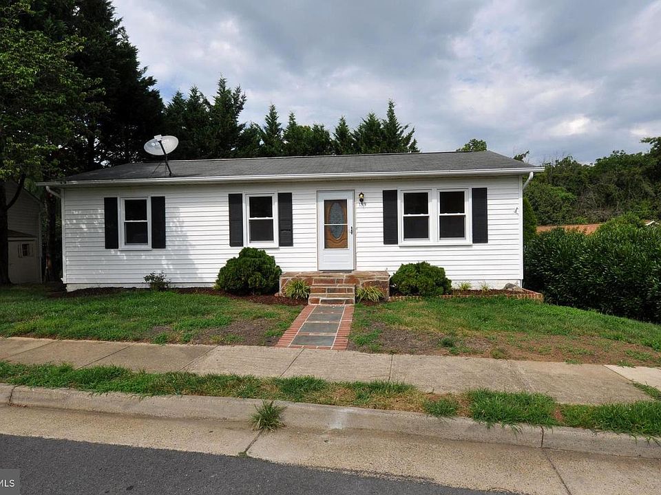 1st image of 133 Oak View Dr SE