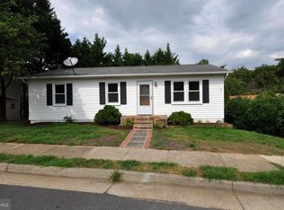 133 Oak View Dr SE, Leesburg, VA 20175