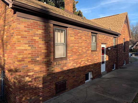 2nd image of 529 S Lincoln Park Dr #B