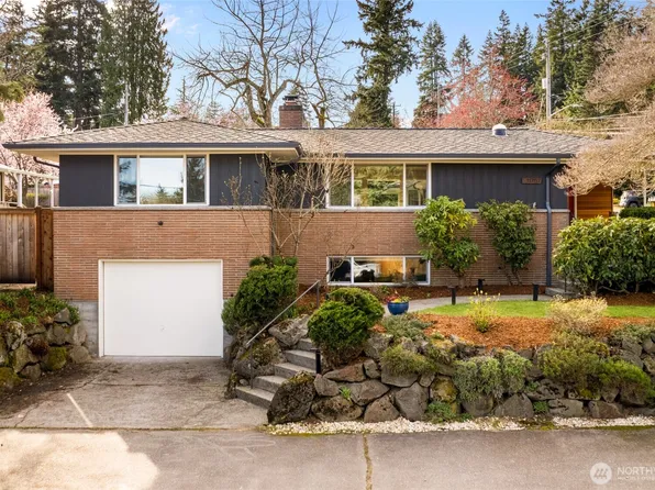 11757 25th Avenue NE, Seattle, WA 98125