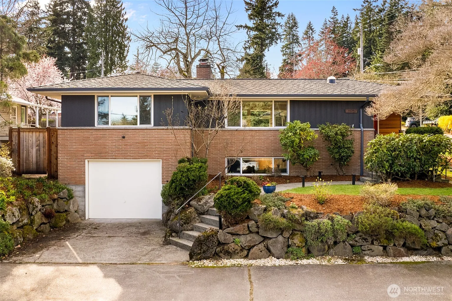 11757 25th Avenue NE photo 1