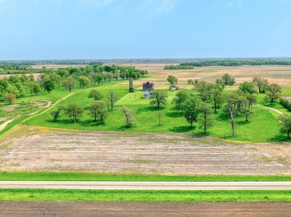 14560 Townhouse Rd, Newark, IL 60541