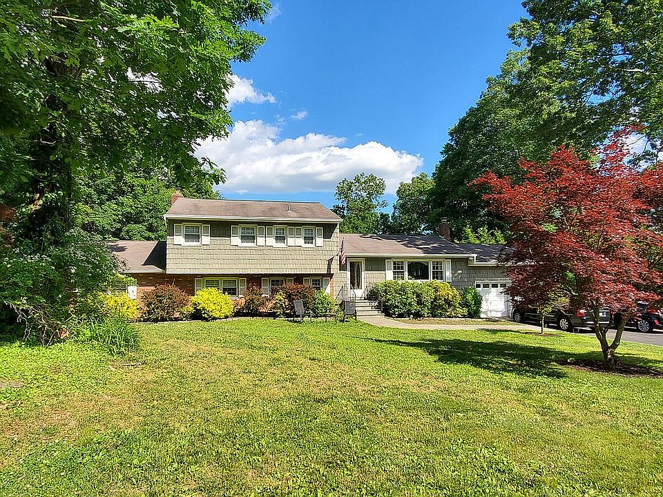 1st image of 21 Westerly Ln S