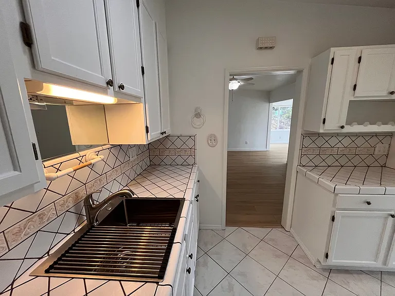 1560 Galveston St — Photo 29