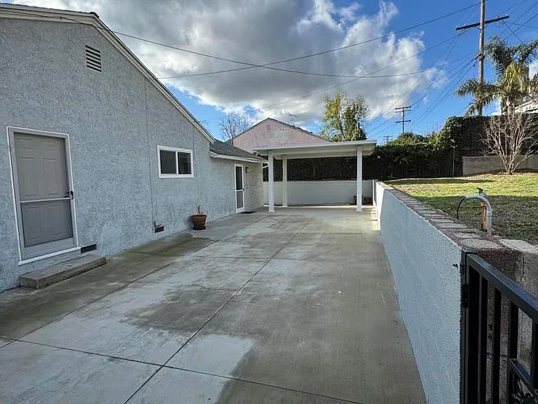 3739 Fairesta St — Photo 17