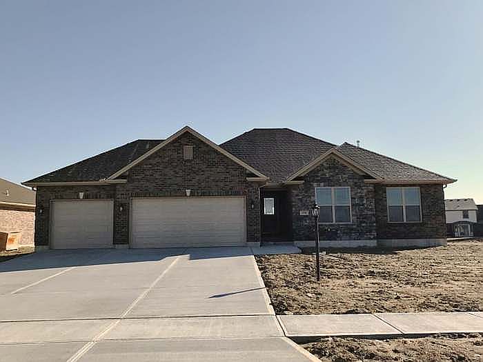 1st image of 378 Sunset Dr
