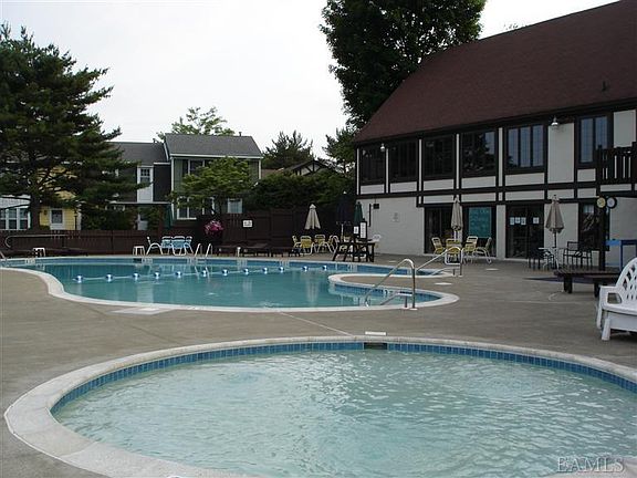 5th image of 35 Sunny Brook Cir #35