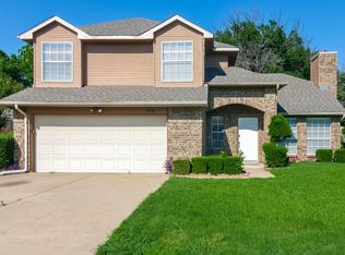 4978 Briar Oaks Ln, Grand Prairie, TX 75052