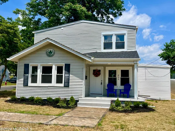 860 Woodmere Drive, Keyport, NJ 07735