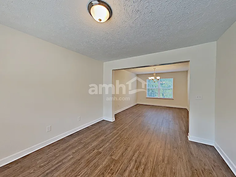 114 Judson Dr — Photo 4