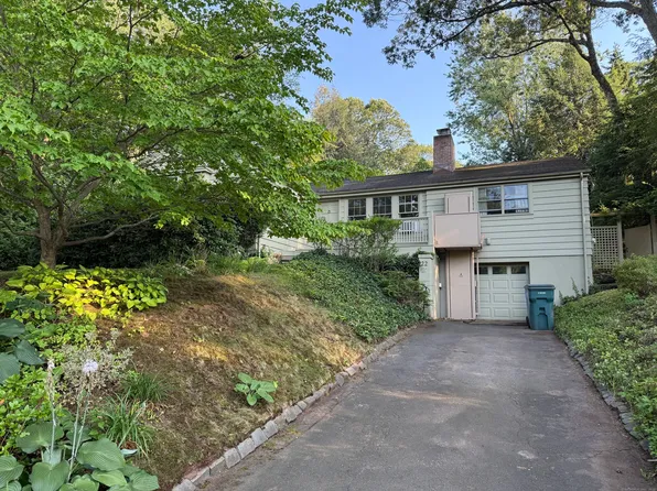 22 Bryden Terrace, Hamden, CT 06517