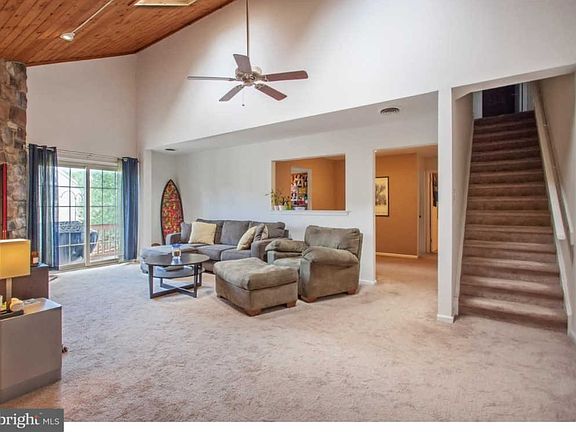 3rd image of 428 Brown Briar Cir