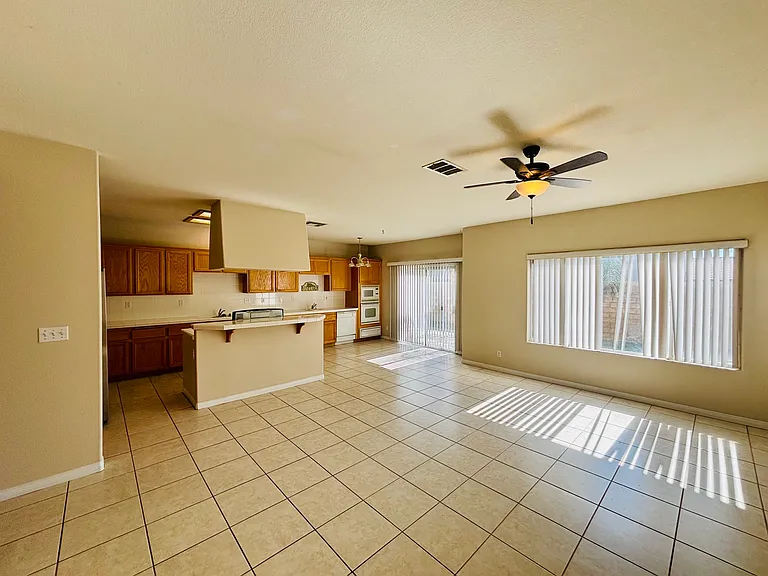 42309 Portland Ln — Photo 5