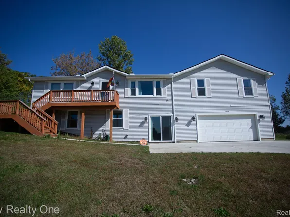 13396 Miracle Dr, Chelsea, MI 48118