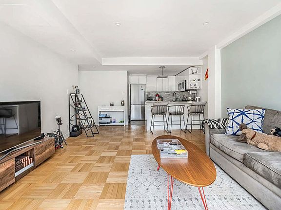 5th image of 235 E 57th St APT 17C