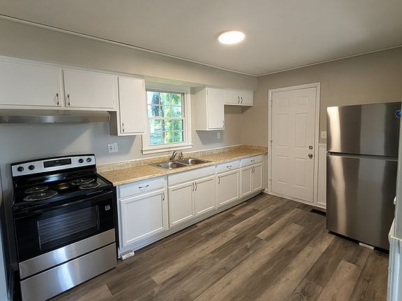 2nd image of 223 Riggs St #1