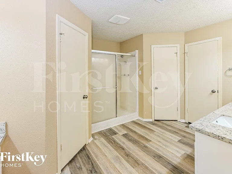 1518 Washington Dr — Photo 9