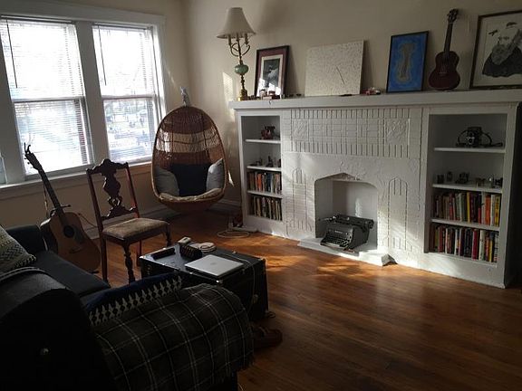 3rd image of 1507 N Hoyne Ave APT 2E