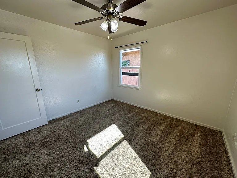 1750 Lois Way — Photo 12