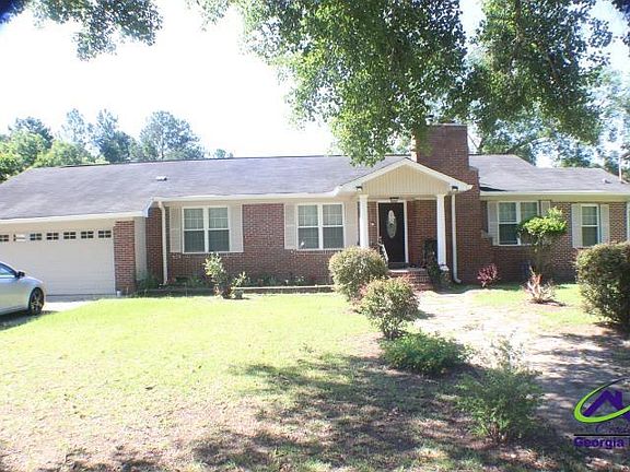 3rd image of 6890 Knoxville Rd