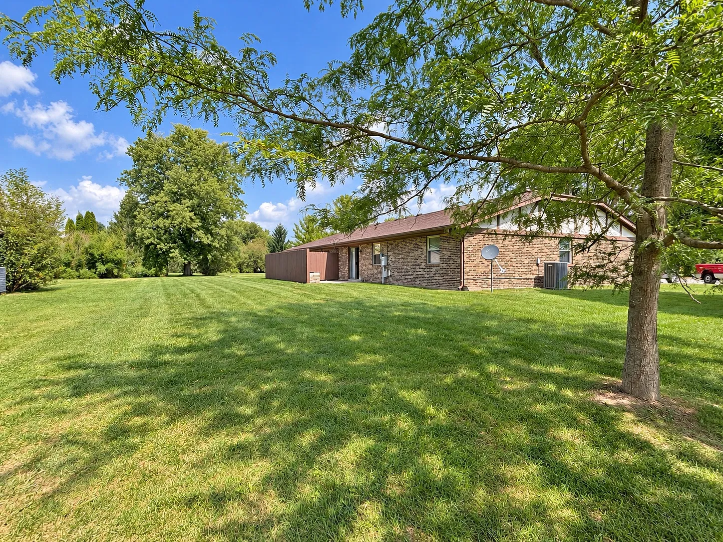 3 bed, 1200 sqft, $1,640 — Photo 4