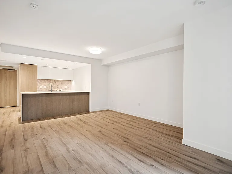 1107 Richards St #201 — Photo 3