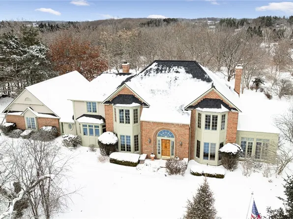 3 Windham Hl, Mendon, NY 14506