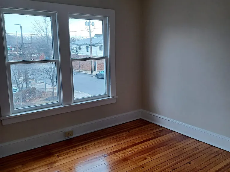 Middle Bedroom