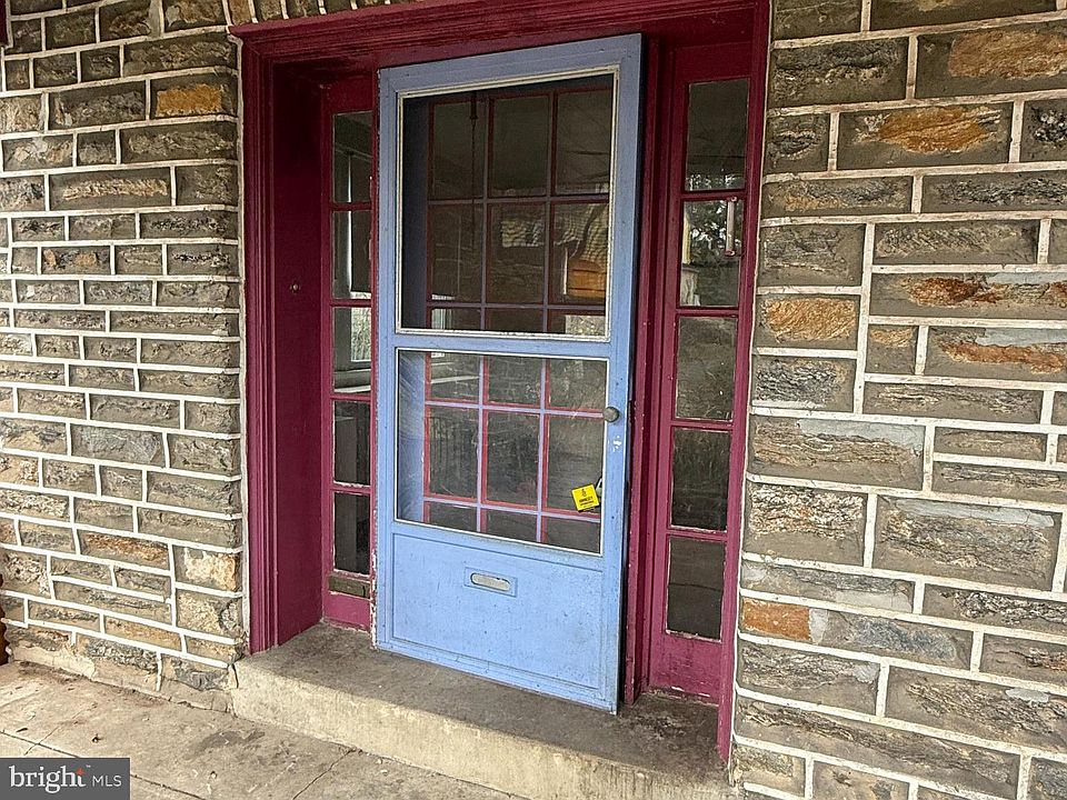 1st image of 819 Elkins Ave