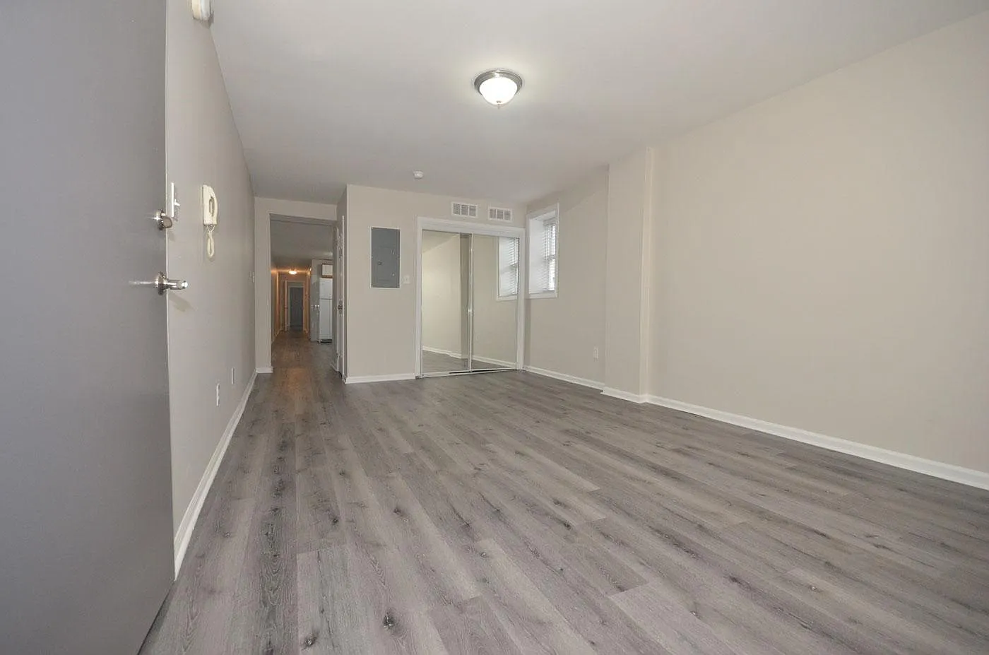 2 bed, 1100 sqft, $2,000 — Photo 3