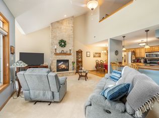 W397N5883 Autumn Woods Dr #11, Oconomowoc, WI 53066