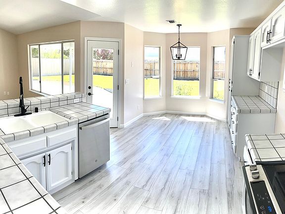 2nd image of 1654 Rebecca Dr