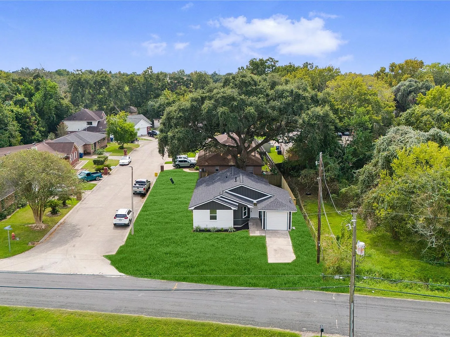 3 bed, 2.0 bath, 1074 sqft, $1,650 — Photo 3