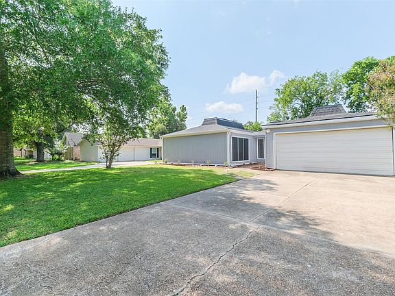 2nd image of 14415 Locke Ln