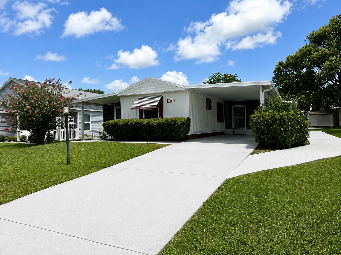 1231 Dustin Dr — Photo 2
