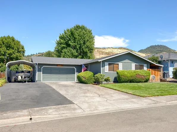 2958 Fairfax St, Medford, OR 97504