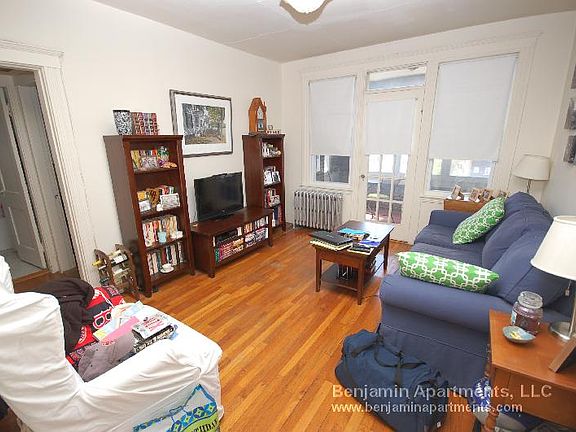 4th image of 1626 Commonwealth Ave #36