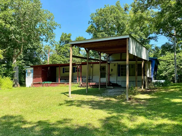 116 Row Boat Dr, Gallatin, MO 64640