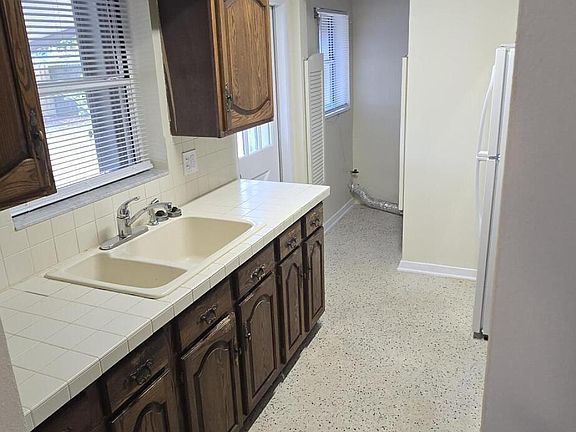 5th image of 270 Melaleuca Dr